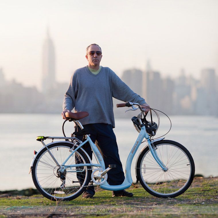 http://gudphoto.com/bikenyc/wp-content/uploads/2011/04/New-York-Bike-Portrait-Johnny-Biria-Williamsburg-Waterfront.jpg