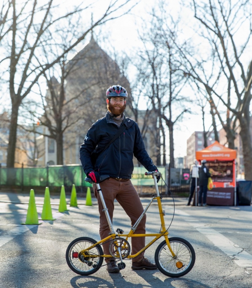 dahon getaway v bicycle portrait greenpoint brooklyn